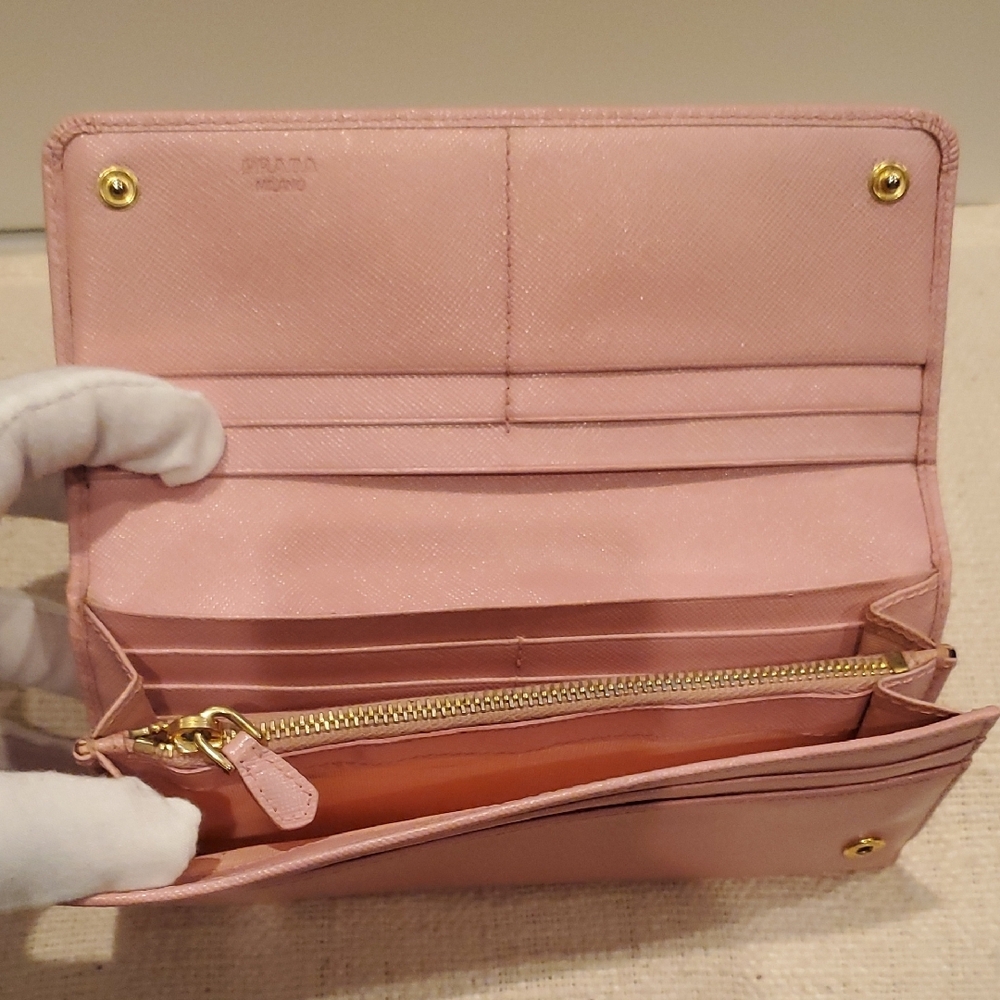 Prada Pink Saffiano Leather Wallet with Bow Detail - Picture 8 of 16
